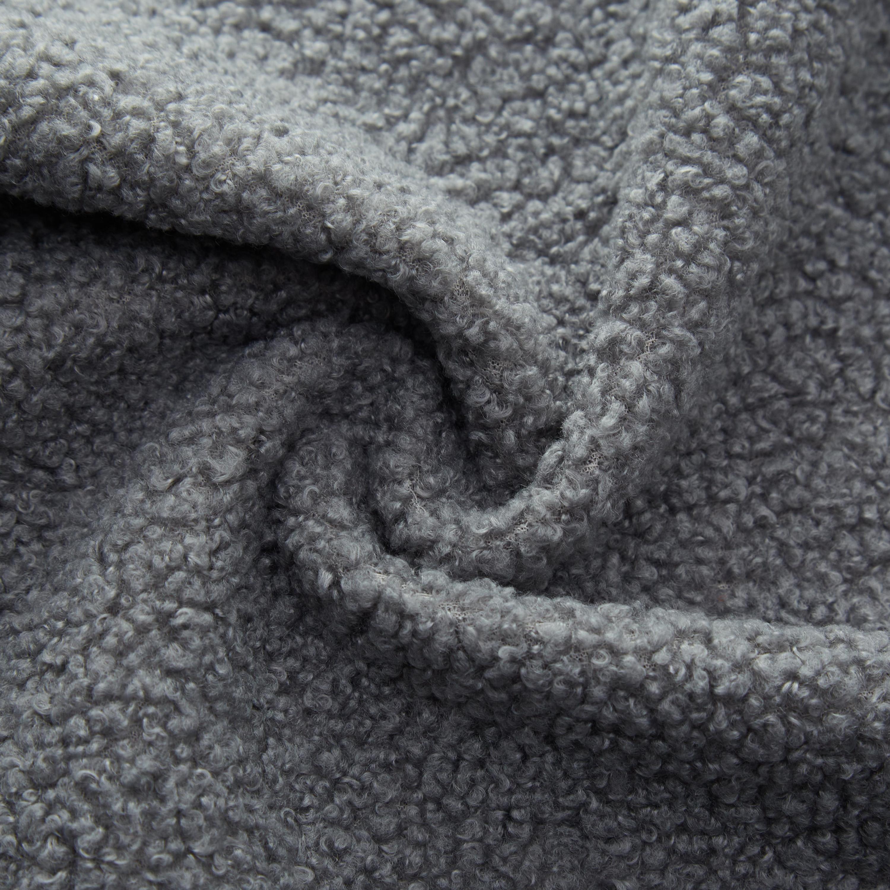 Non-slip base pad stability feature