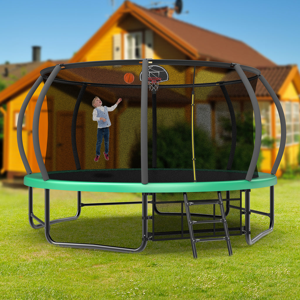 Outdoor backyard trampoline 360 degree safety net close-up