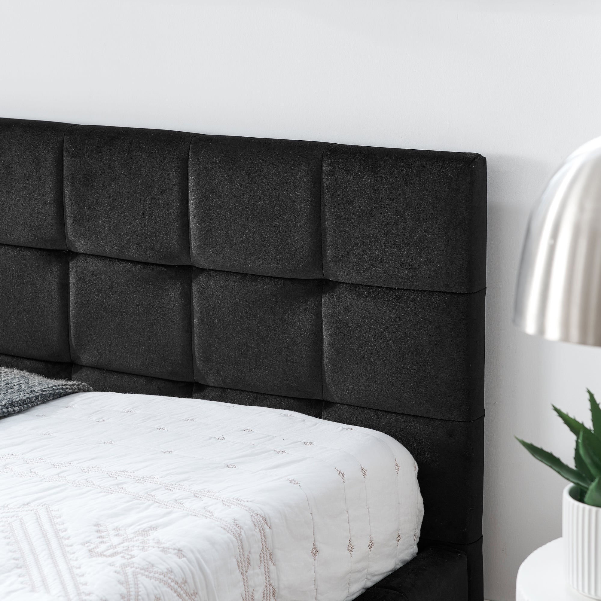 Upholstered daybed backrest and armrest