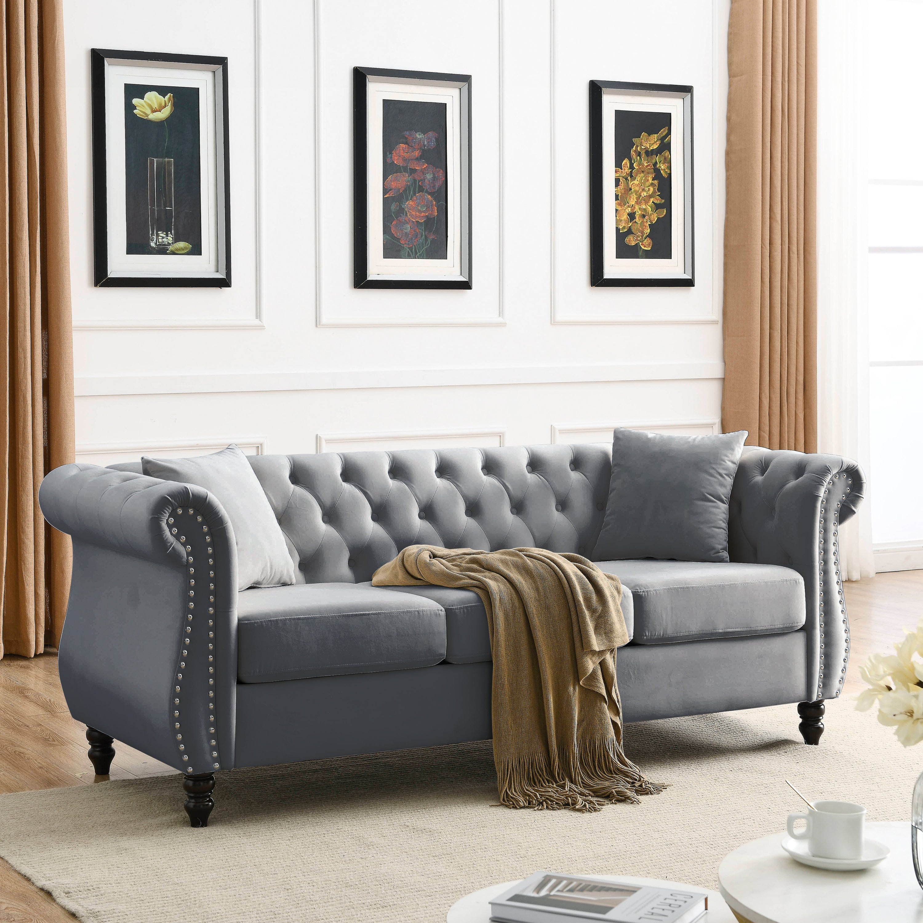 Tufted backrest and nailhead trim detail
