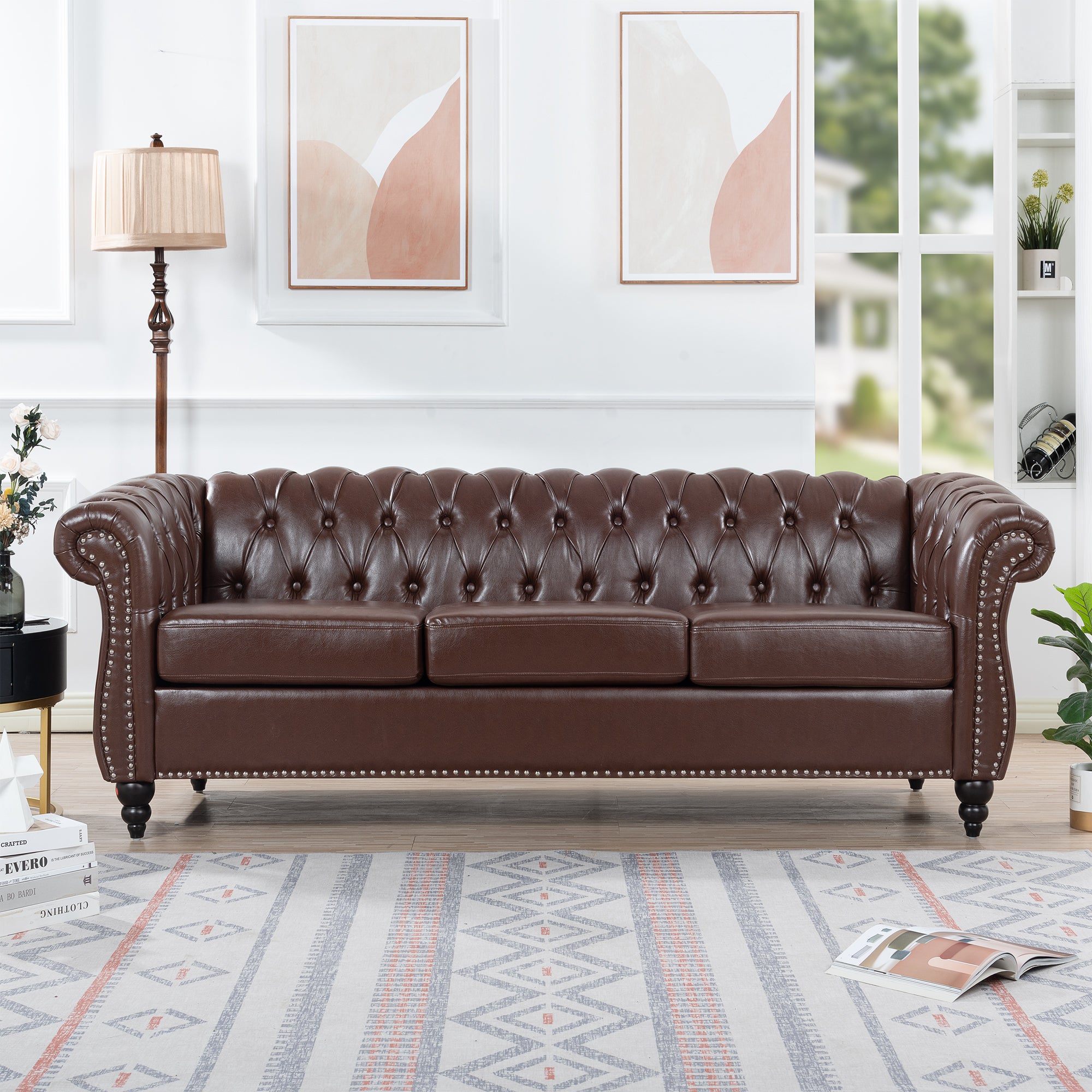 Chesterfield tufted backrest close-up