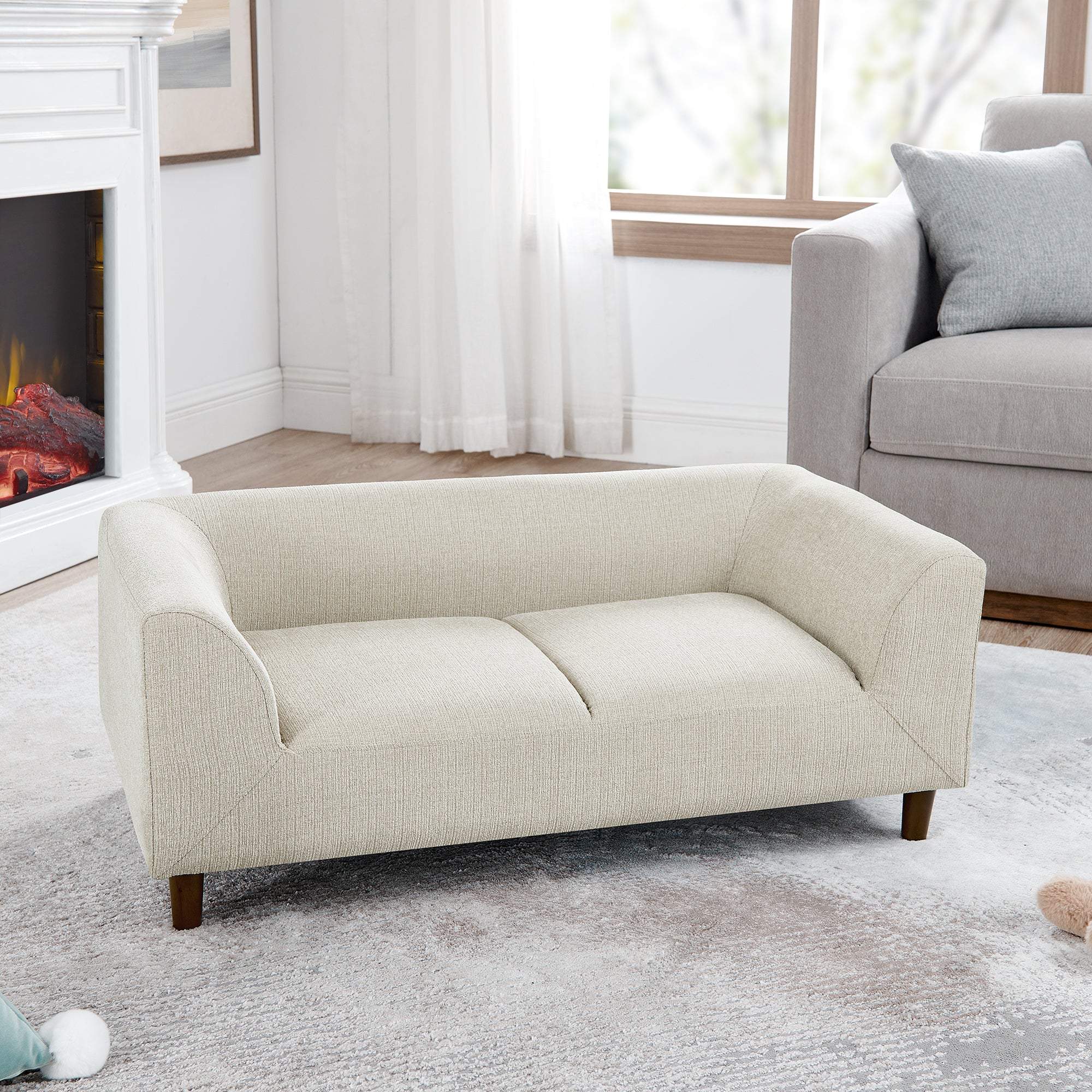 Dog sofa backrest and armrest detail