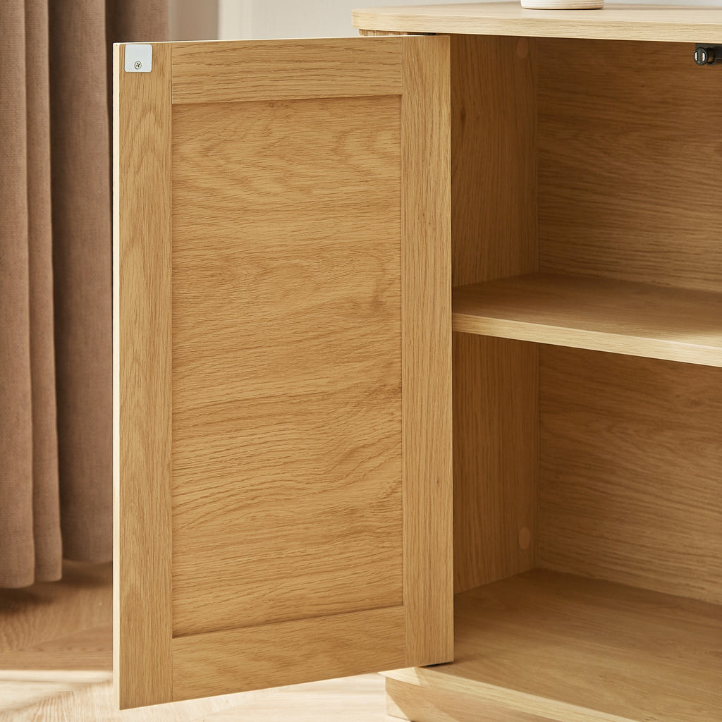 Adjustable shelf interior storage detail