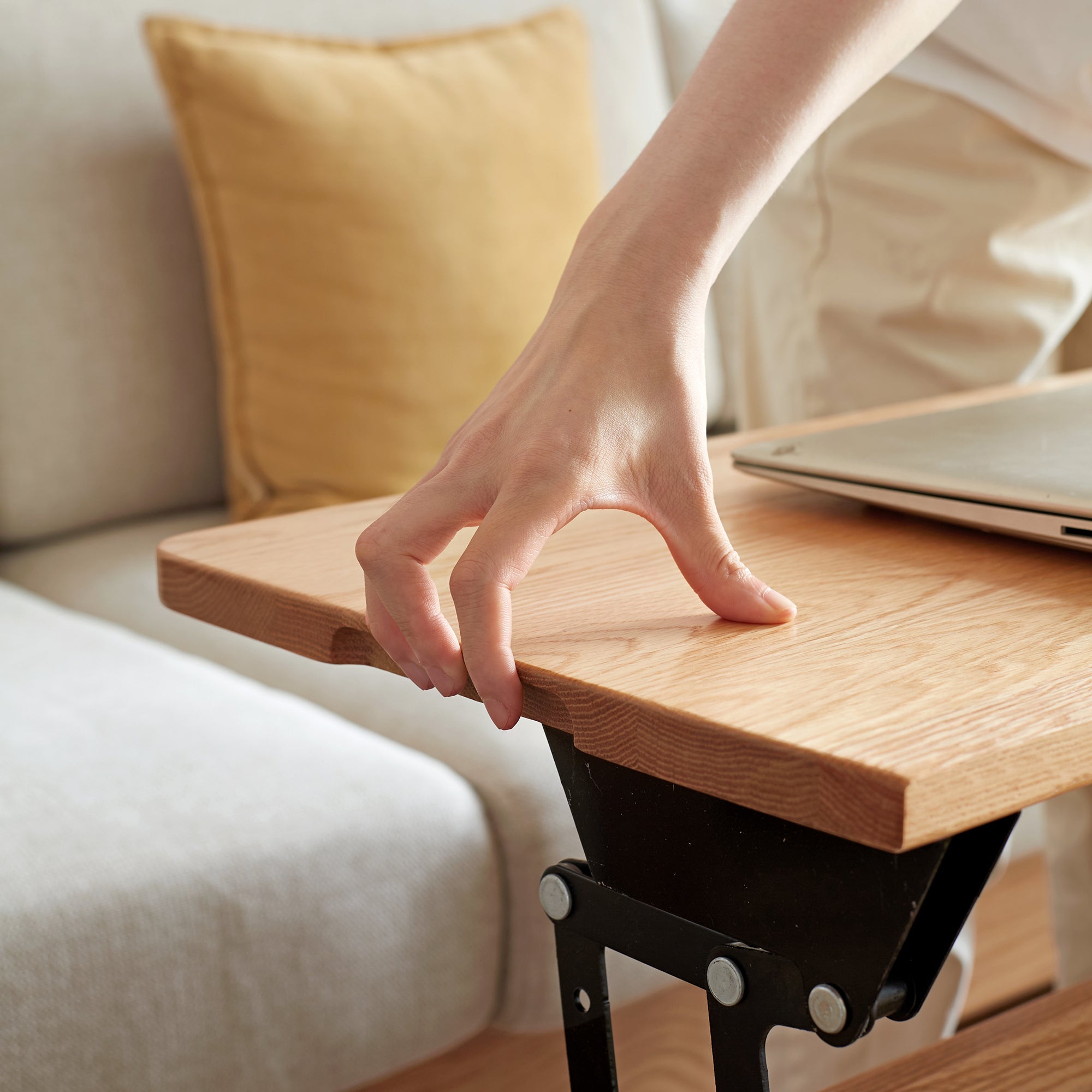 Solid Oak Lift-Top Coffee Table with Hidden Storage — 39" Wide