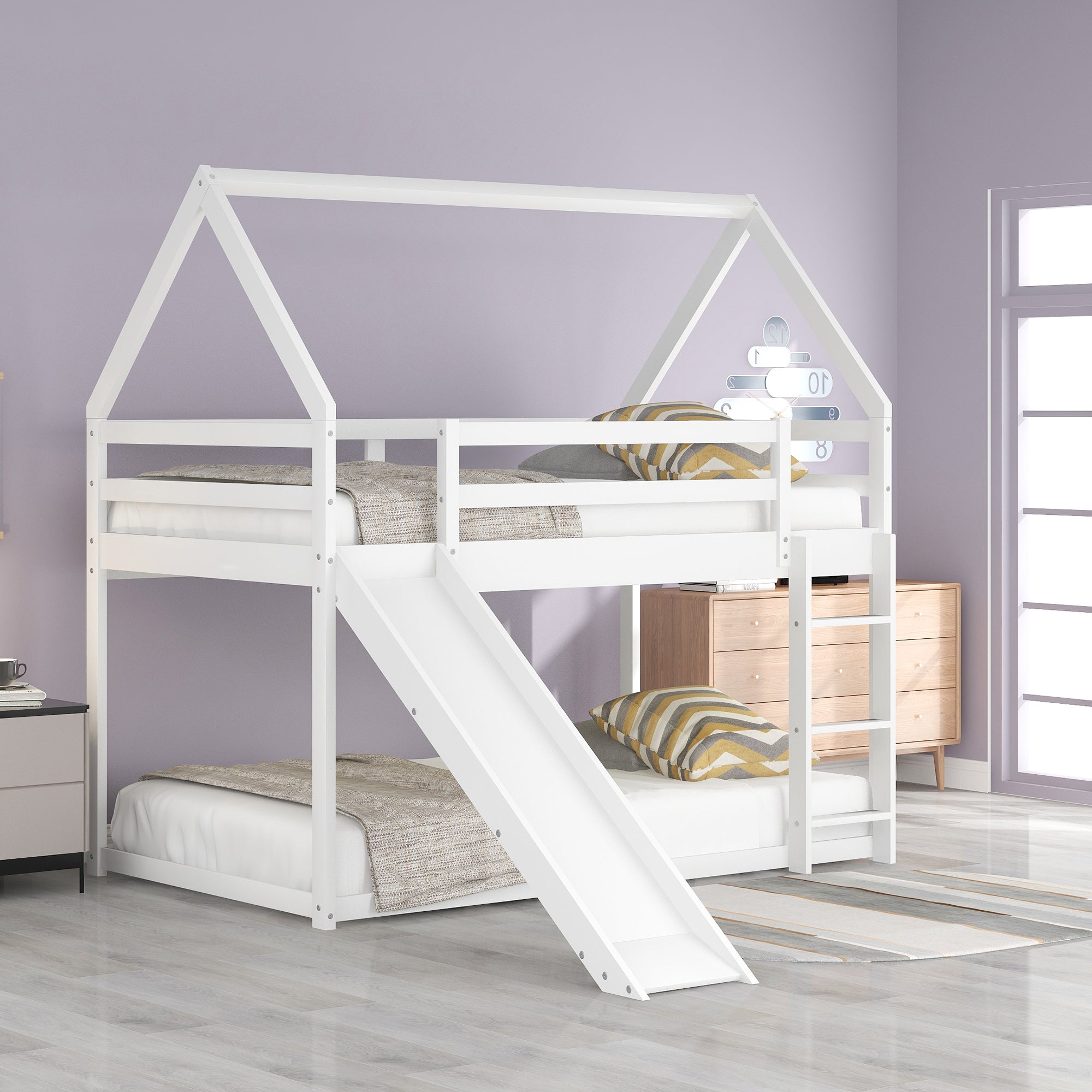 Upper bunk guardrails and house window detail