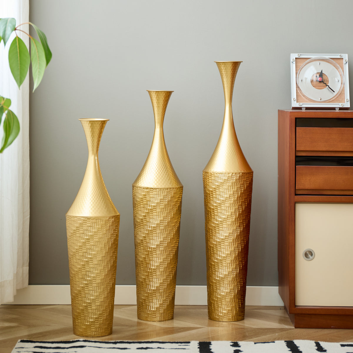 Set of 3 Gold Metal Floor Vases, 27.56'/31.5'/35.43' Tall Handcrafted Iron Vases, Modern Textured Decorative Vases for Living Room, Corner, Home Decor, Dried/Faux Flowers